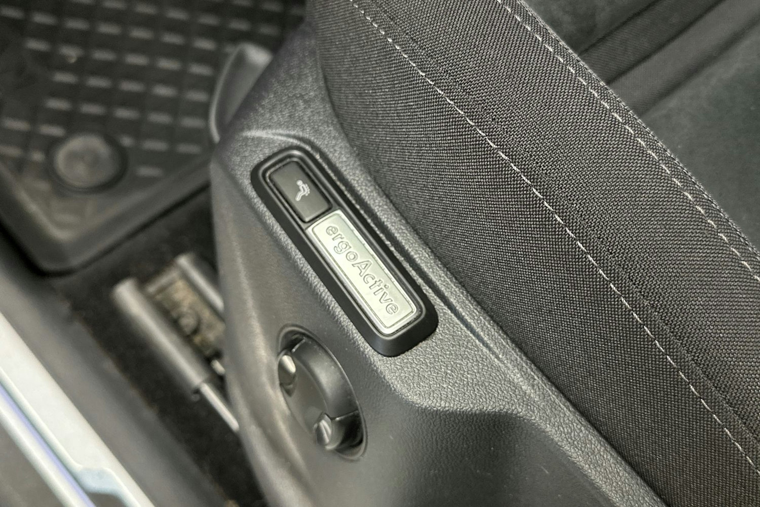 musta Volkswagen Tiguan 2021 kuva 17.