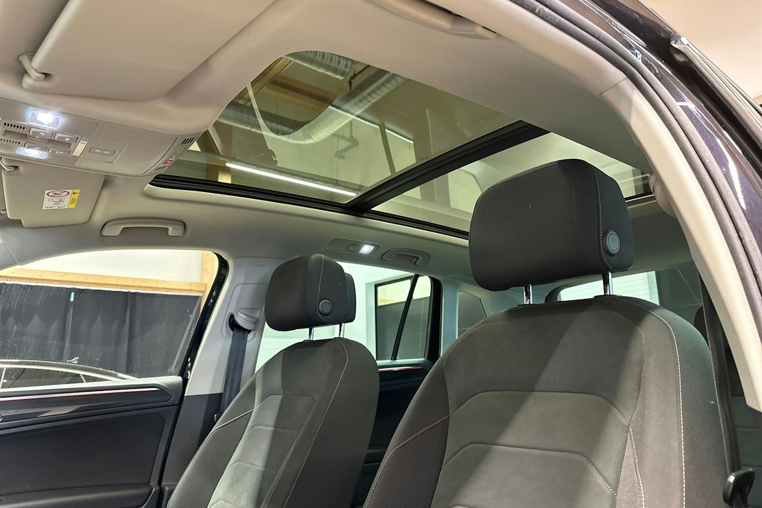 musta Volkswagen Tiguan 2021 kuva 20.