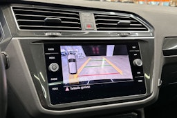 musta Volkswagen Tiguan 2021 kuva 21.