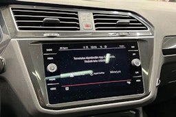 musta Volkswagen Tiguan 2021 kuva 22.