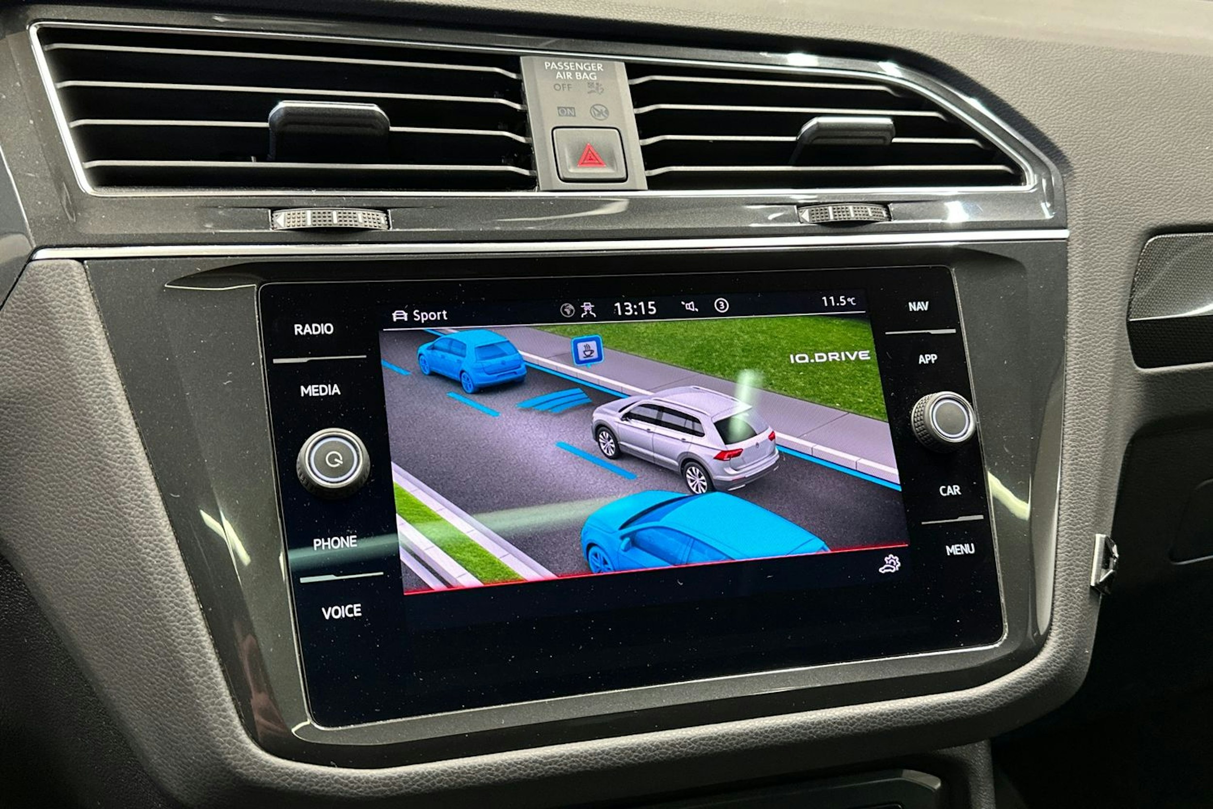 musta Volkswagen Tiguan 2021 kuva 23.