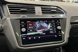 musta Volkswagen Tiguan 2021 kuva 24.
