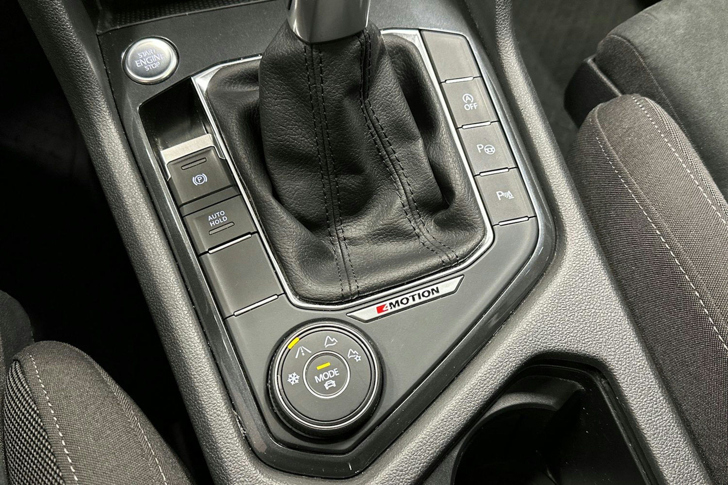 musta Volkswagen Tiguan 2021 kuva 26.