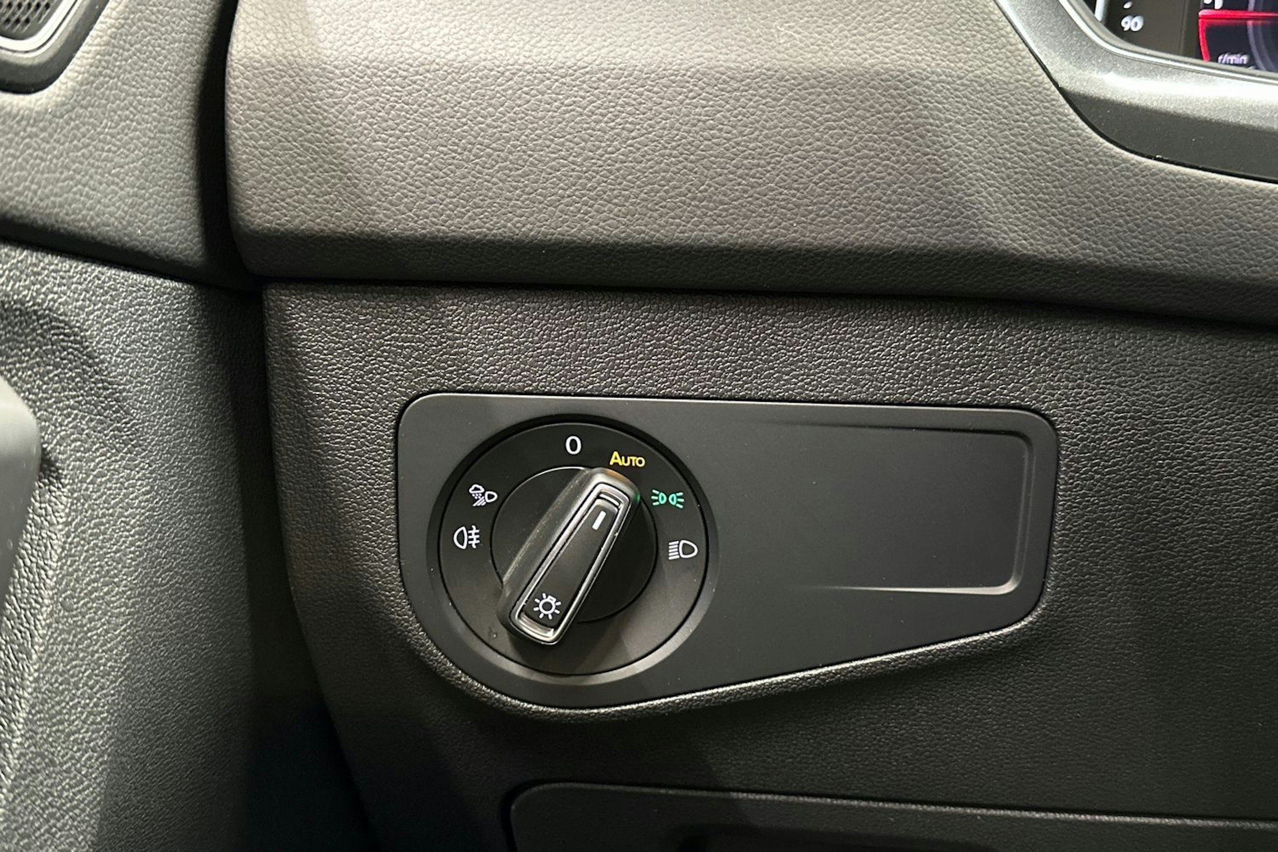 musta Volkswagen Tiguan 2021 kuva 32.