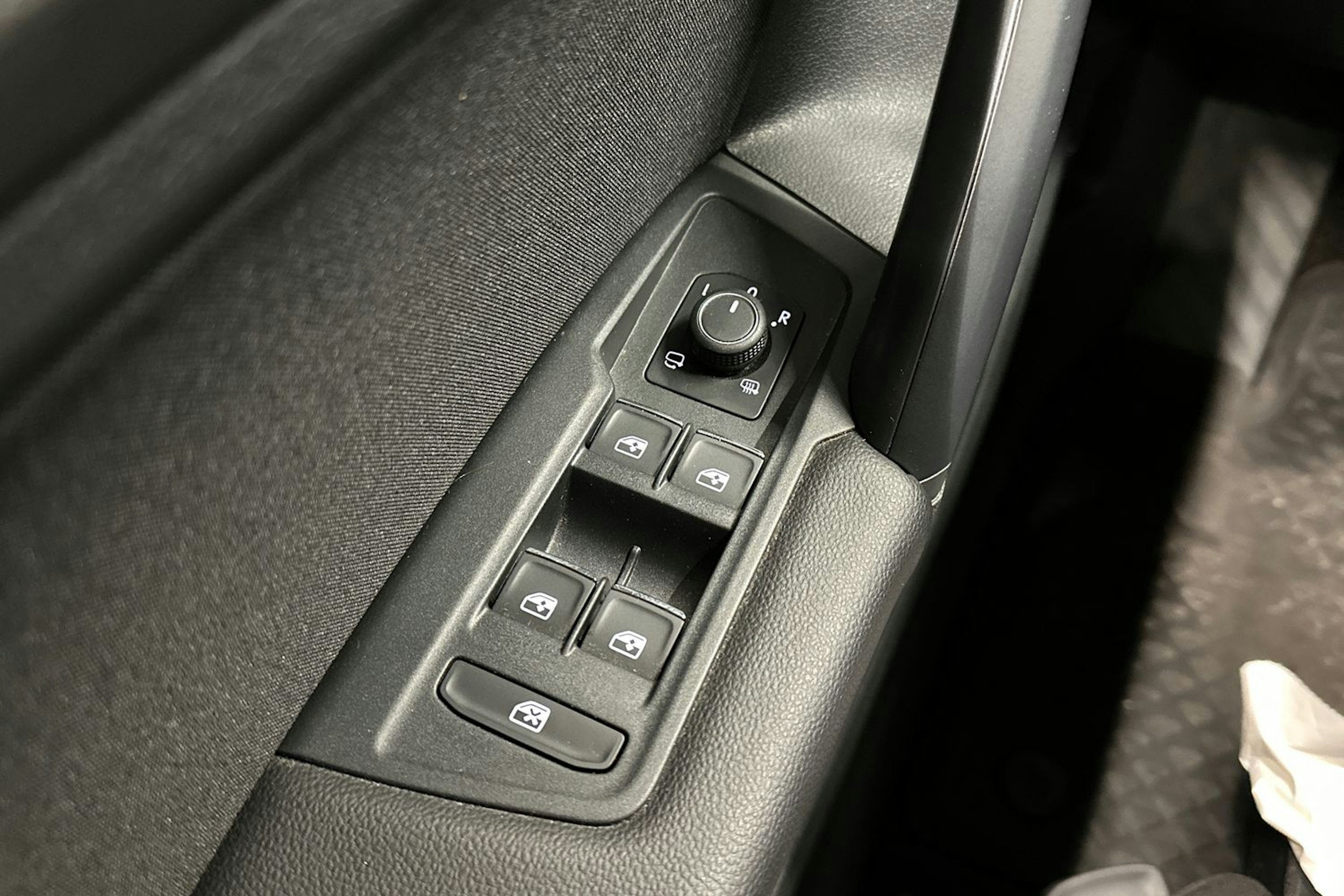 musta Volkswagen Tiguan 2021 kuva 34.