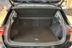 musta Volkswagen Tiguan 2021 kuva 35.