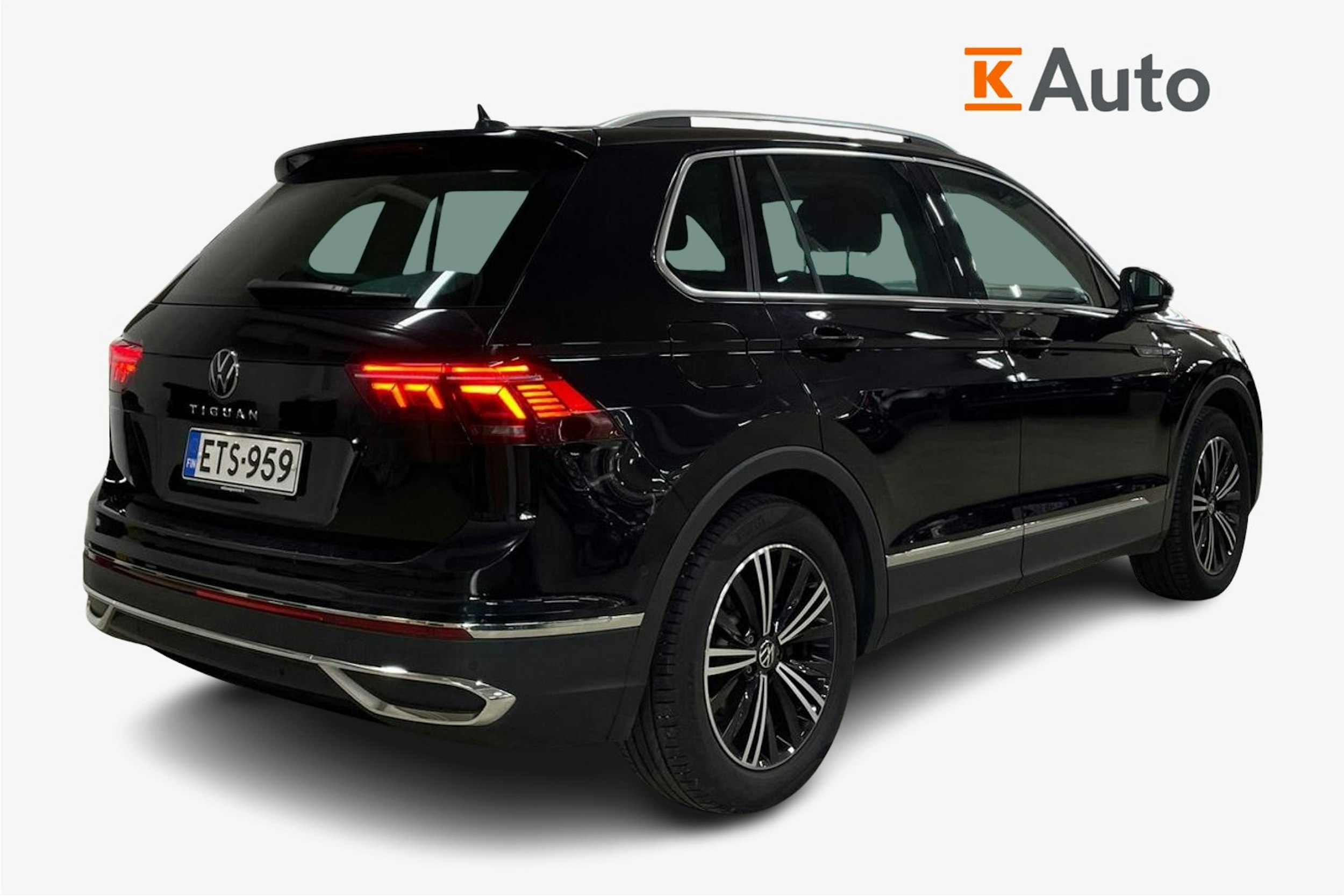 Musta Volkswagen Tiguan 2021 kuva 2.
