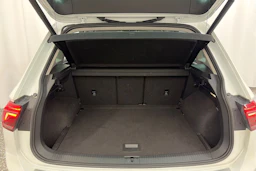 valkoinen Volkswagen Tiguan 2021 kuva 10.