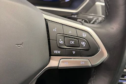 valkoinen Volkswagen Tiguan 2021 kuva 16.