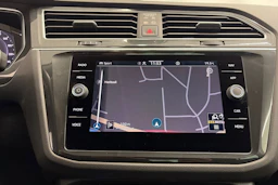 valkoinen Volkswagen Tiguan 2021 kuva 17.