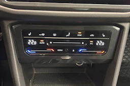 valkoinen Volkswagen Tiguan 2021 kuva 23.