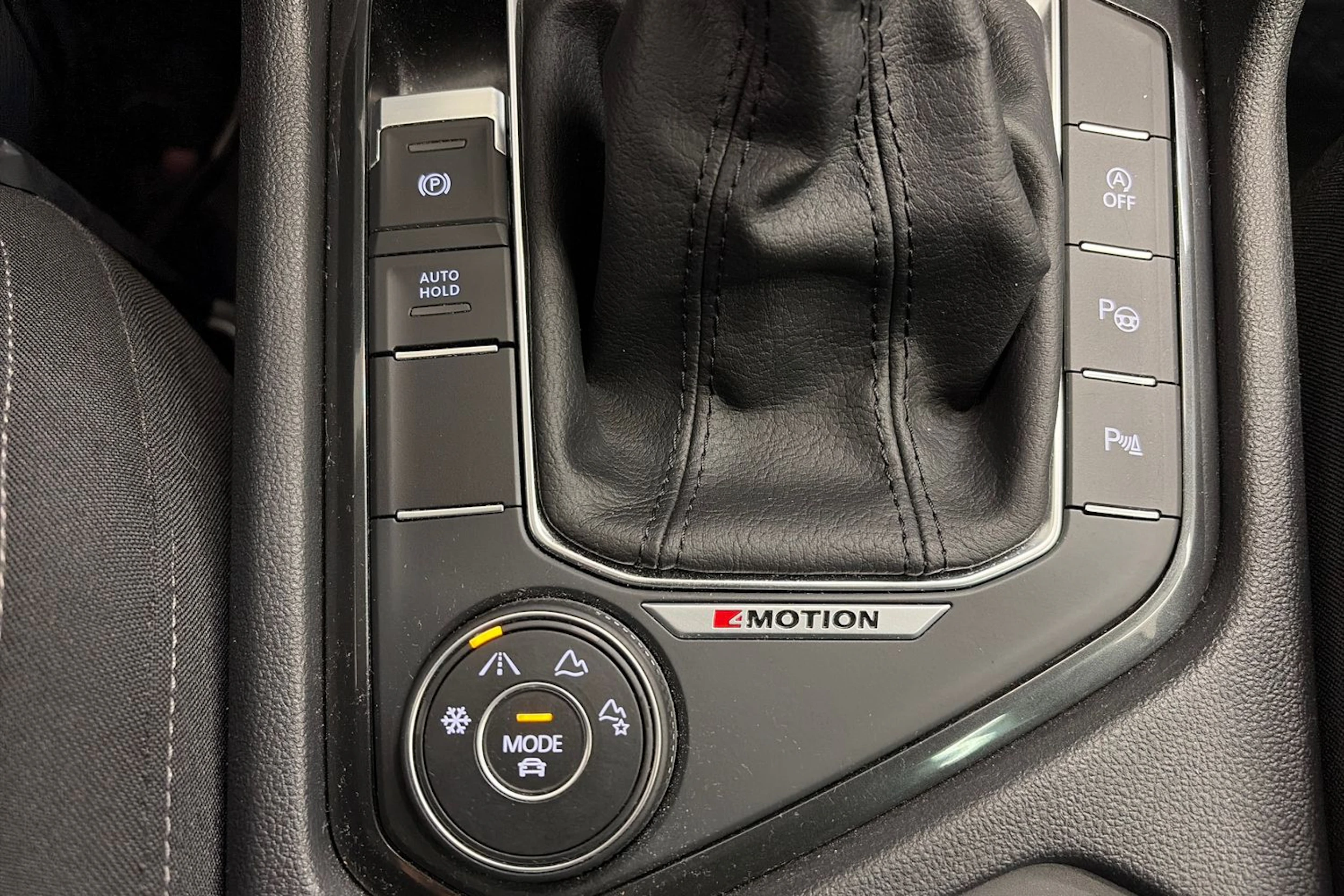 valkoinen Volkswagen Tiguan 2021 kuva 25.
