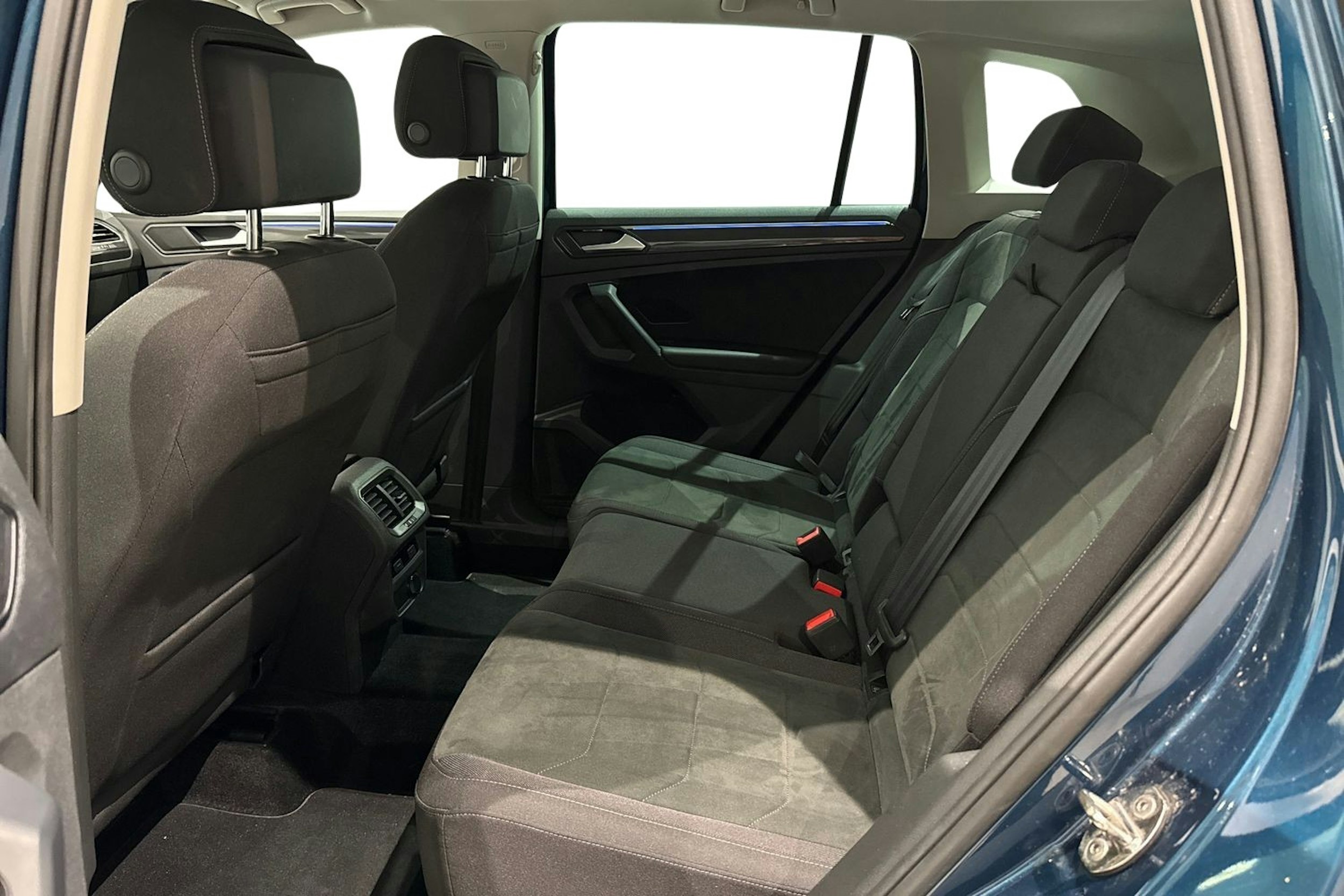 sininen Volkswagen Tiguan 2021 kuva 10.