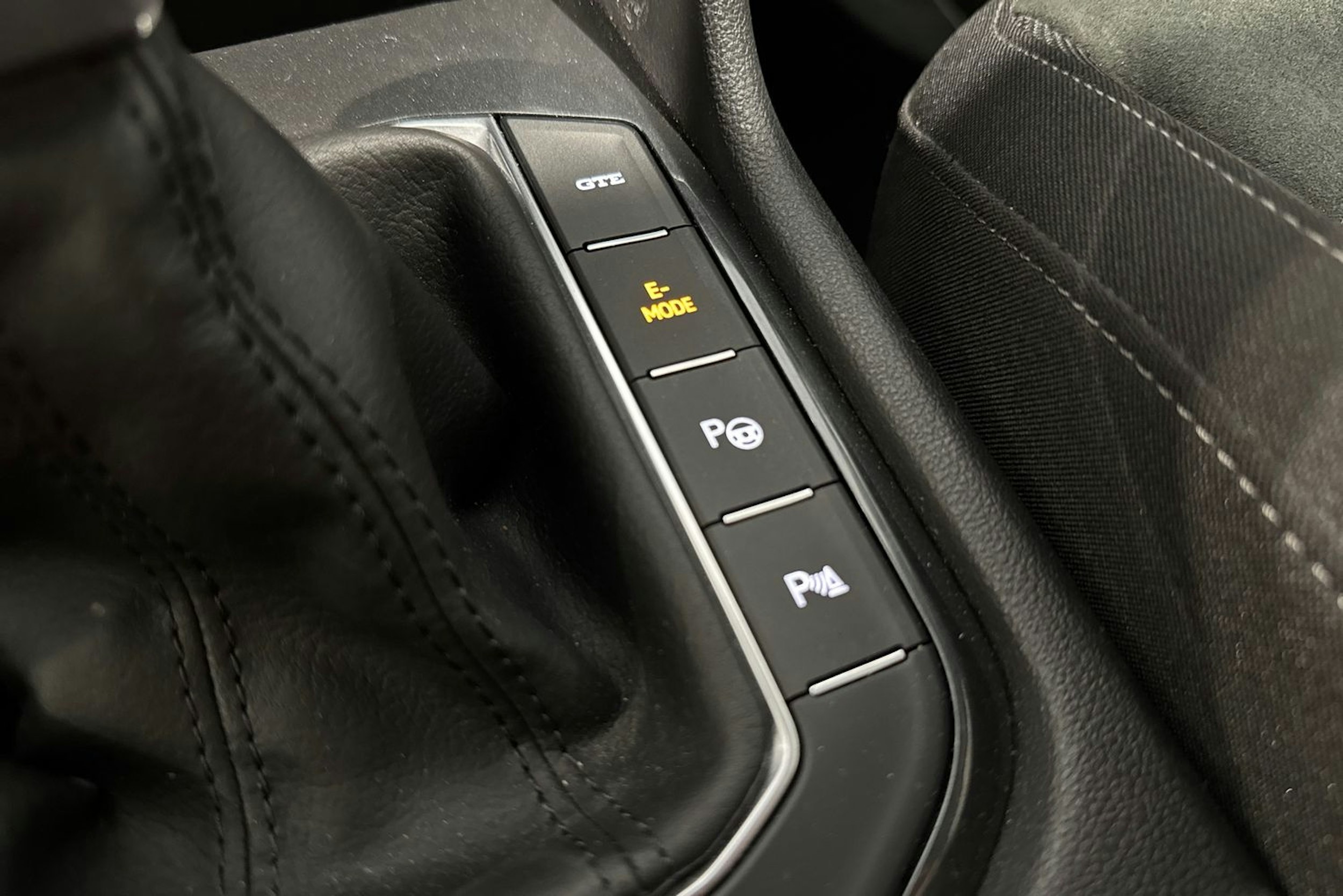 sininen Volkswagen Tiguan 2021 kuva 18.