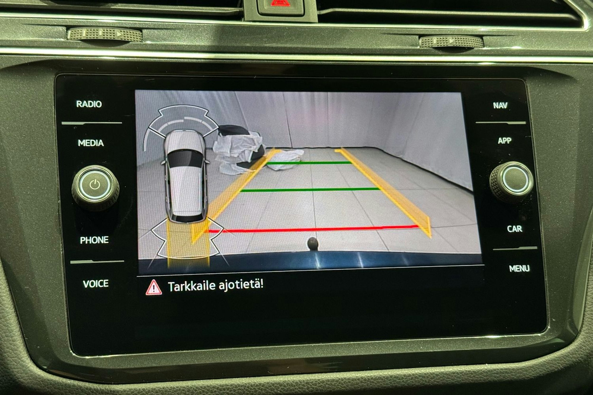 sininen Volkswagen Tiguan 2021 kuva 20.