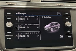 sininen Volkswagen Tiguan 2021 kuva 23.