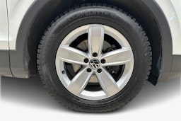 valkoinen Volkswagen Tiguan 2021 kuva 9.