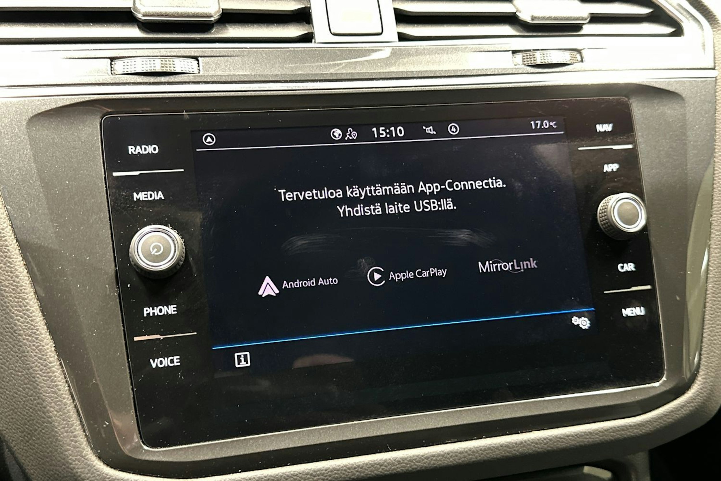 valkoinen Volkswagen Tiguan 2021 kuva 18.