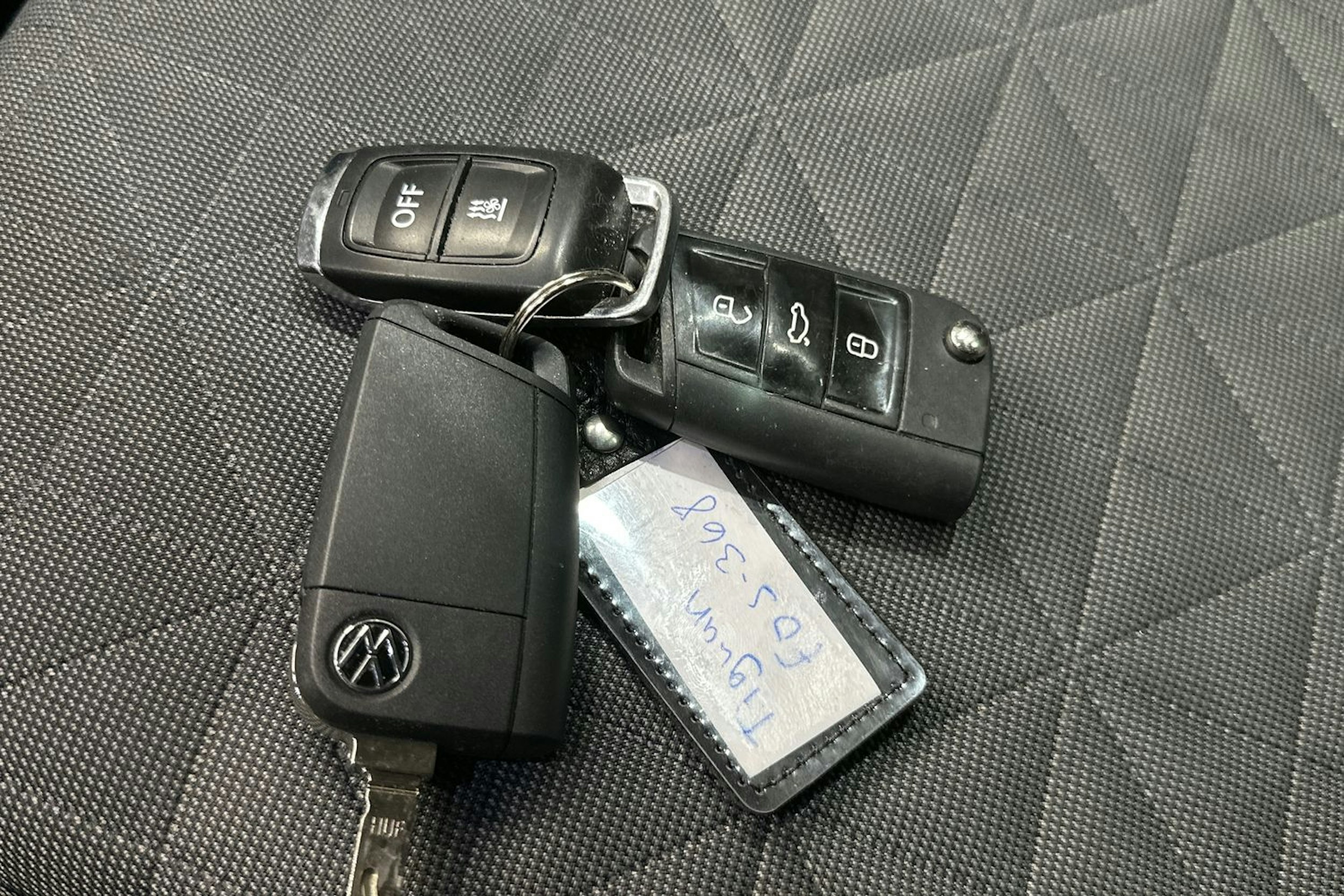 valkoinen Volkswagen Tiguan 2021 kuva 20.