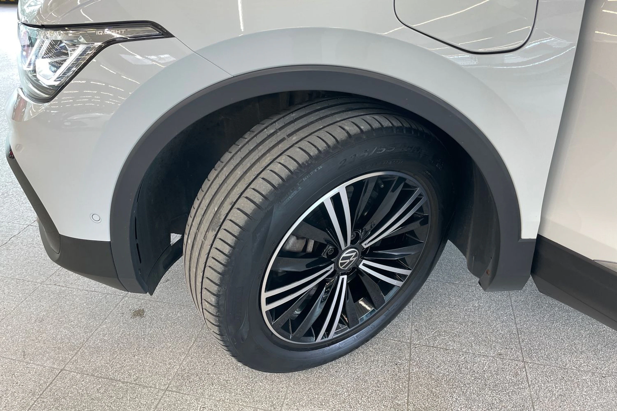 valkoinen Volkswagen Tiguan 2021 kuva 13.