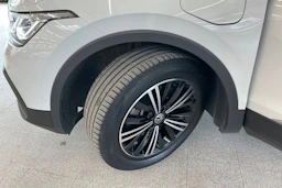 valkoinen Volkswagen Tiguan 2021 kuva 13.