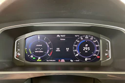 valkoinen Volkswagen Tiguan 2021 kuva 15.