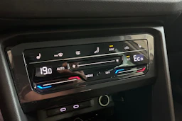 valkoinen Volkswagen Tiguan 2021 kuva 18.