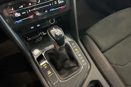 valkoinen Volkswagen Tiguan 2021 kuva 19.