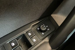 valkoinen Volkswagen Tiguan 2021 kuva 22.