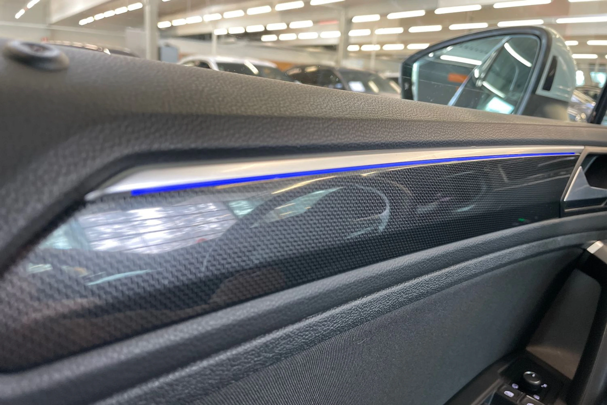 valkoinen Volkswagen Tiguan 2021 kuva 23.