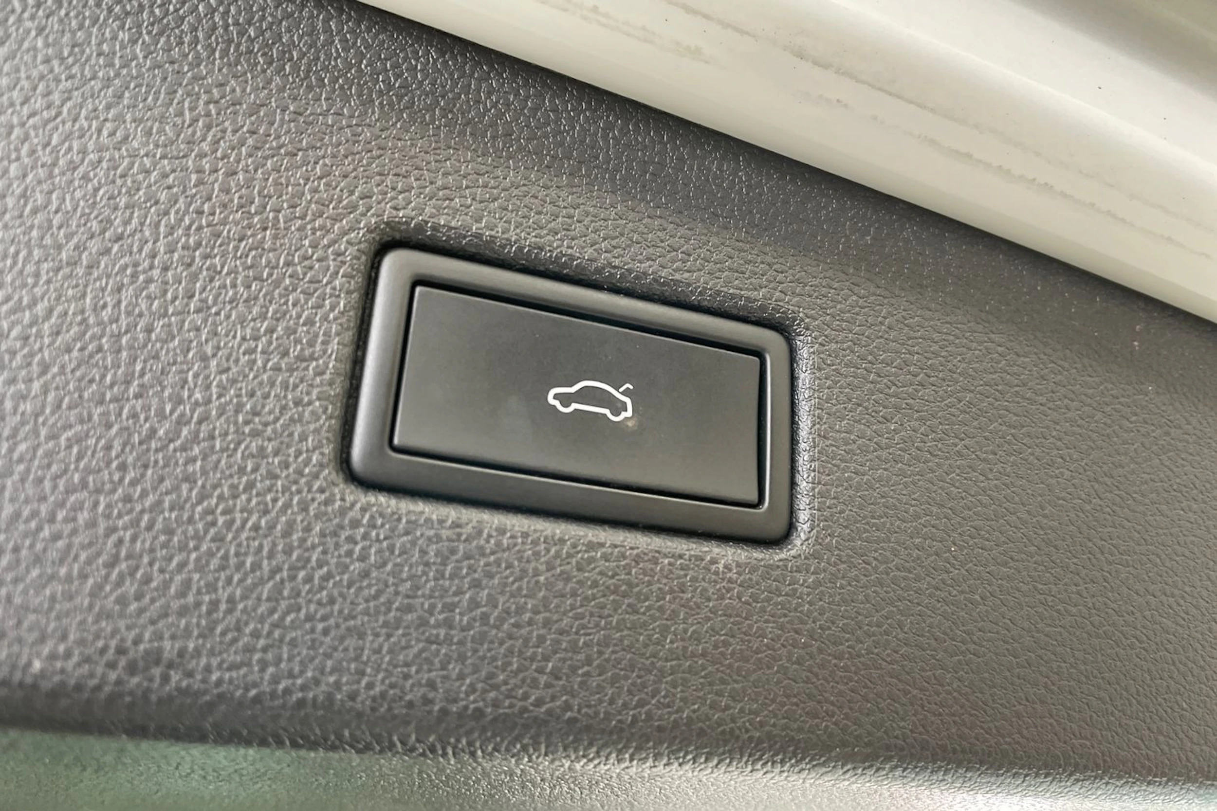 valkoinen Volkswagen Tiguan 2021 kuva 27.