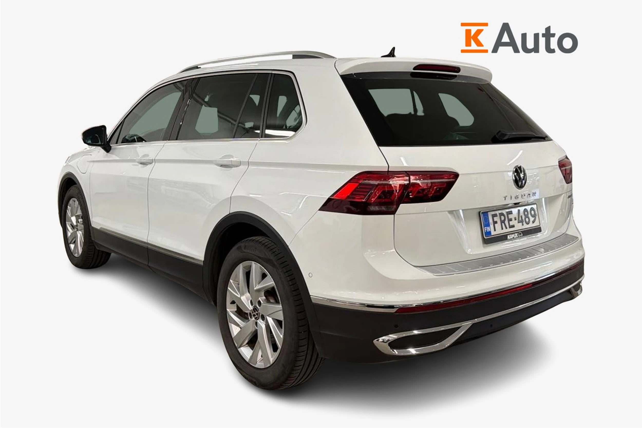 valkoinen Volkswagen Tiguan 2021 kuva 2.