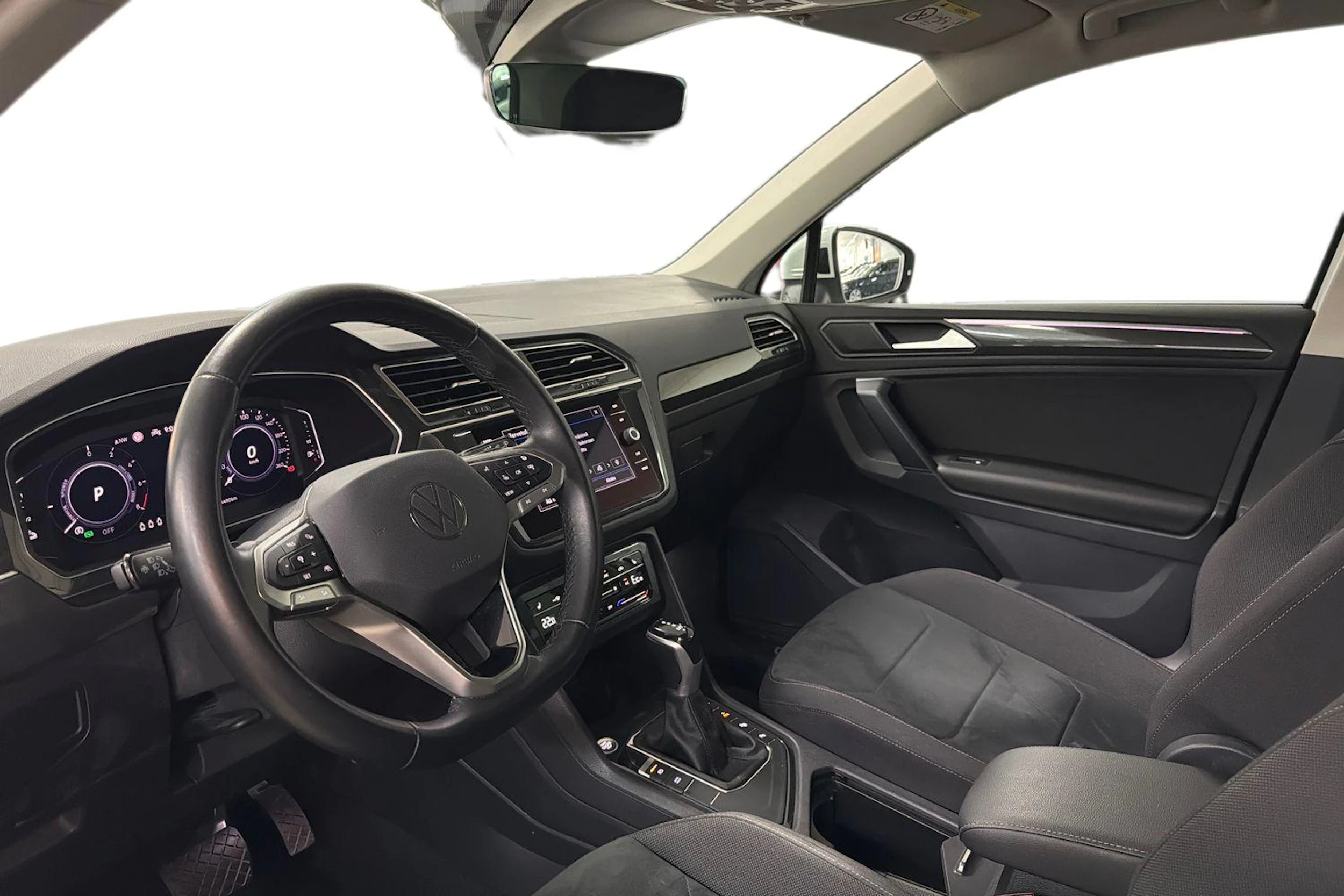 valkoinen Volkswagen Tiguan 2021 kuva 3.