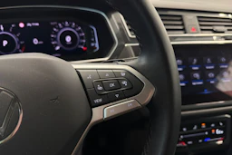 valkoinen Volkswagen Tiguan 2021 kuva 20.
