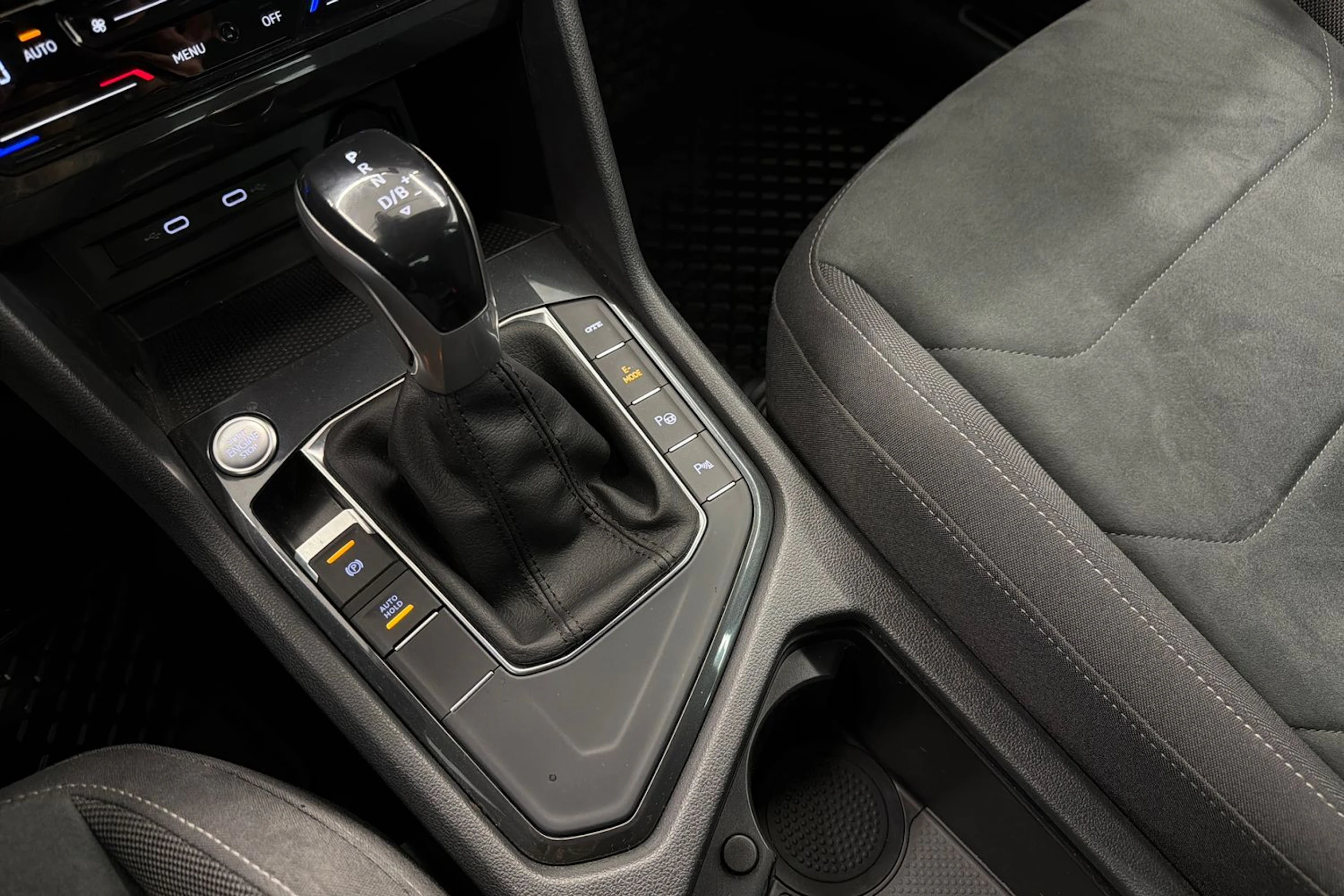 valkoinen Volkswagen Tiguan 2021 kuva 21.