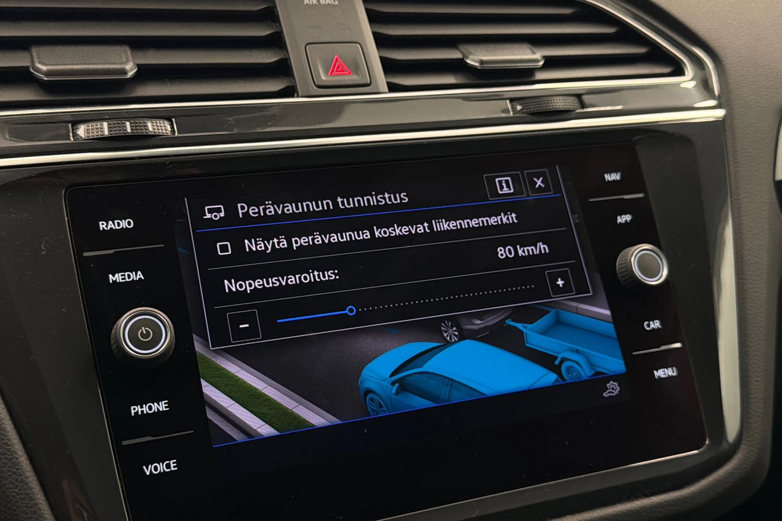 valkoinen Volkswagen Tiguan 2021 kuva 28.