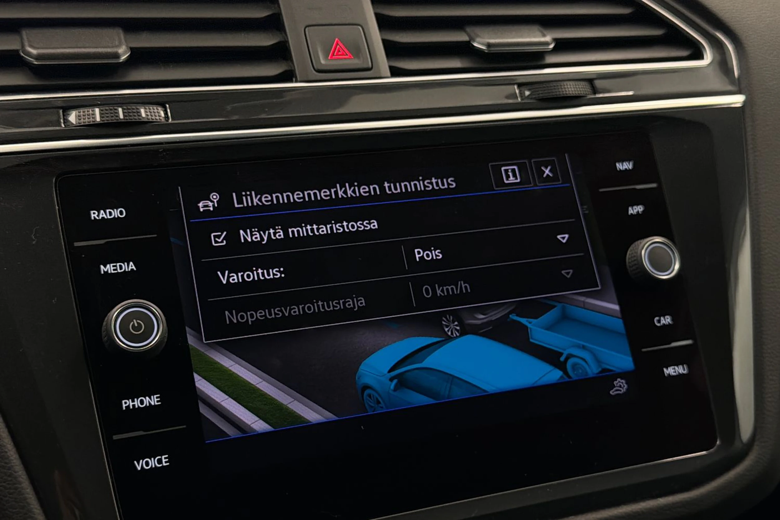 valkoinen Volkswagen Tiguan 2021 kuva 29.