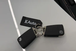valkoinen Volkswagen Tiguan 2021 kuva 34.