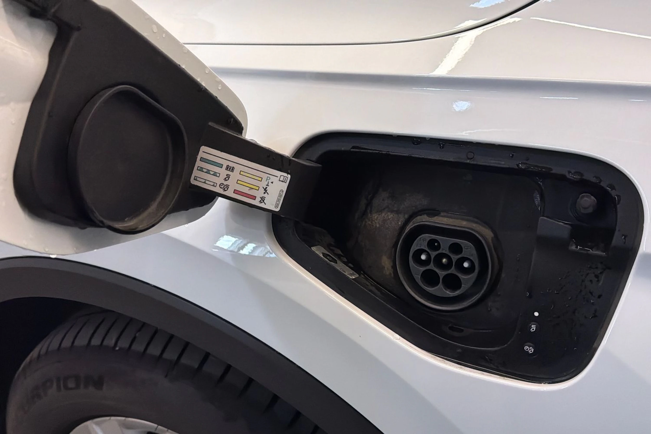 valkoinen Volkswagen Tiguan 2021 kuva 35.