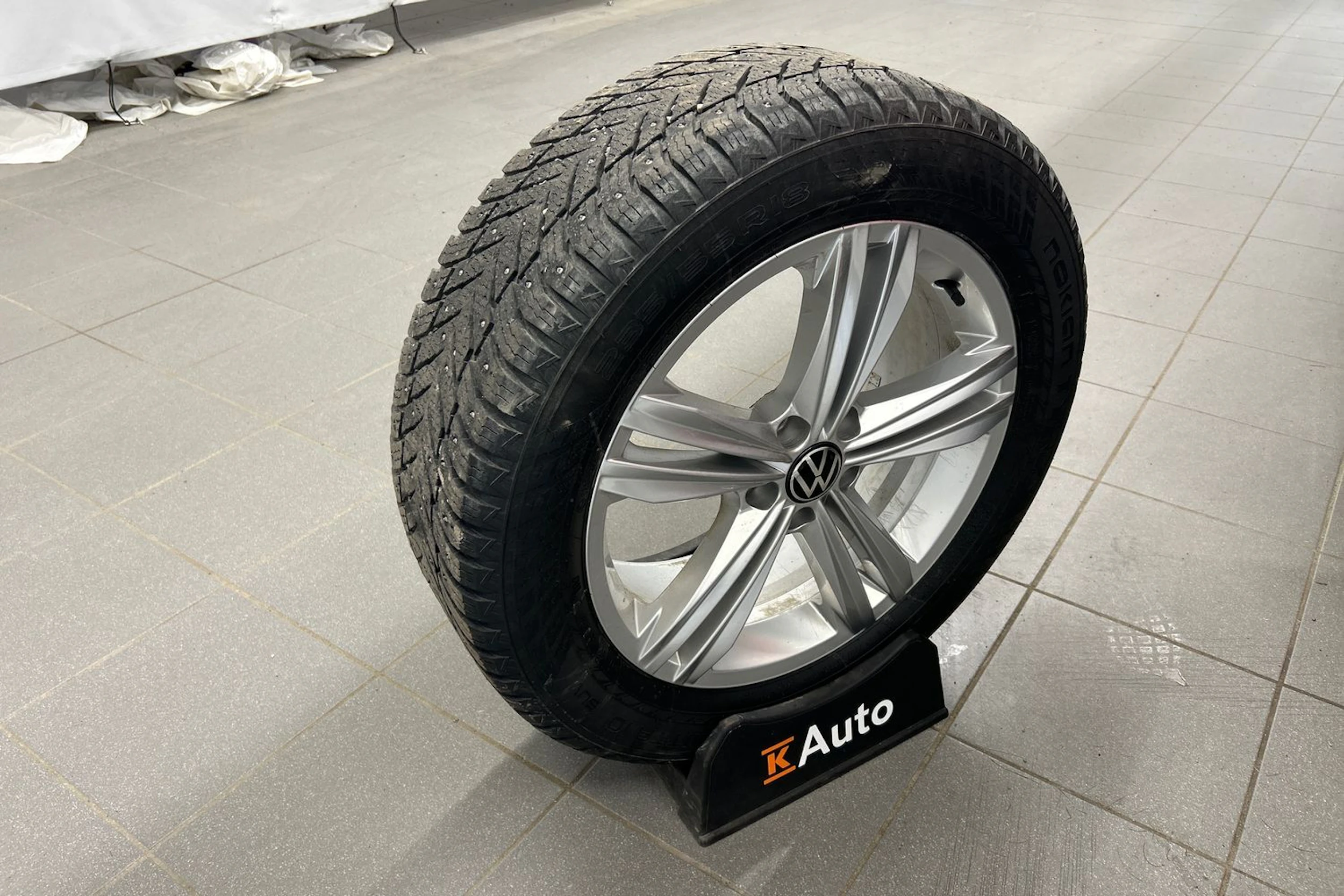 sininen Volkswagen Tiguan 2021 kuva 16.