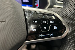 sininen Volkswagen Tiguan 2021 kuva 19.