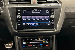 sininen Volkswagen Tiguan 2021 kuva 20.