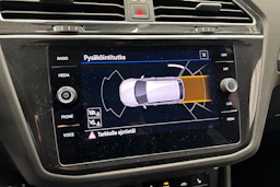sininen Volkswagen Tiguan 2021 kuva 22.