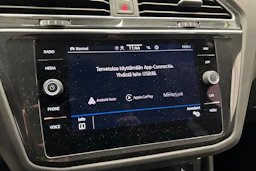 sininen Volkswagen Tiguan 2021 kuva 23.
