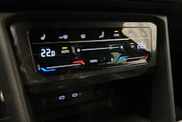 sininen Volkswagen Tiguan 2021 kuva 24.