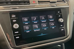 harmaa Volkswagen Tiguan 2021 kuva 17.