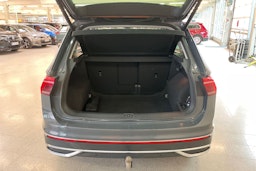 harmaa Volkswagen Tiguan 2021 kuva 22.