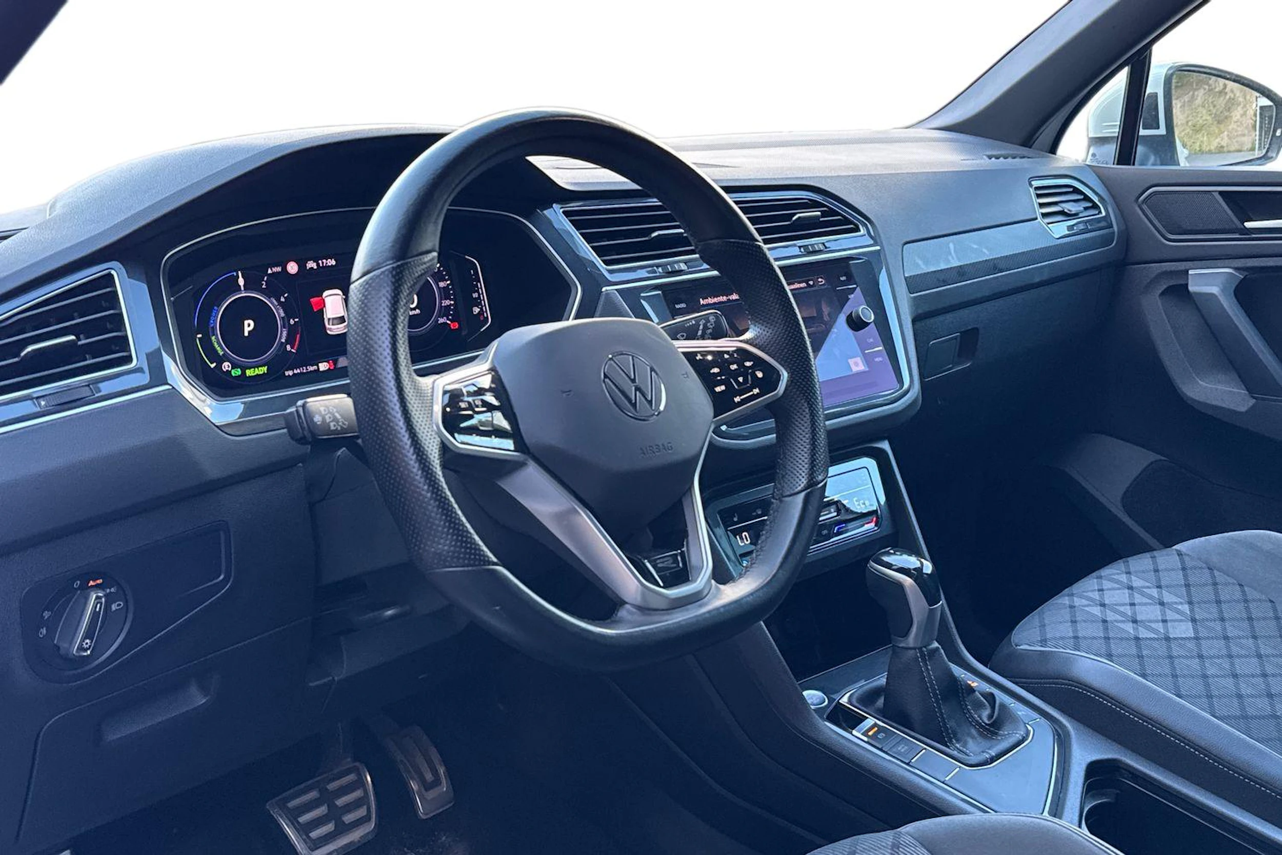 valkoinen Volkswagen Tiguan 2021 kuva 3.