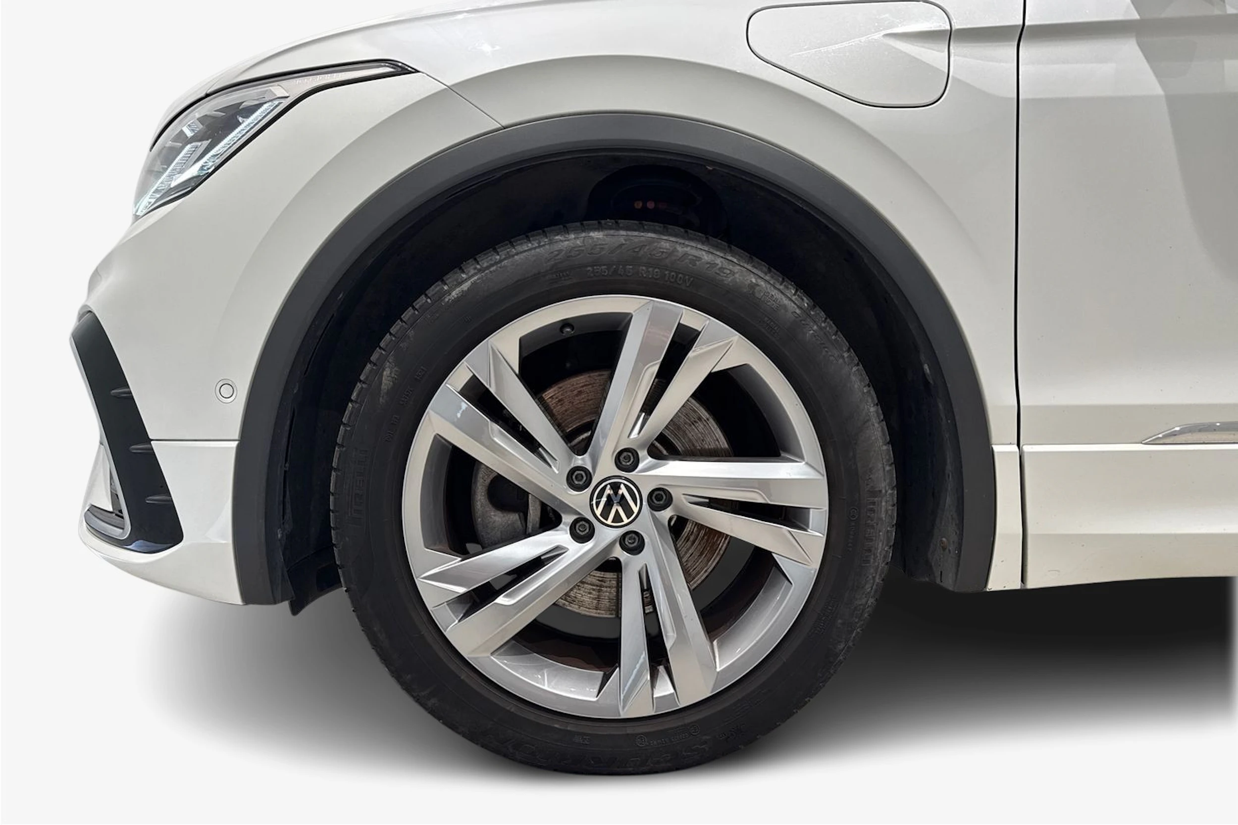 valkoinen Volkswagen Tiguan 2021 kuva 9.