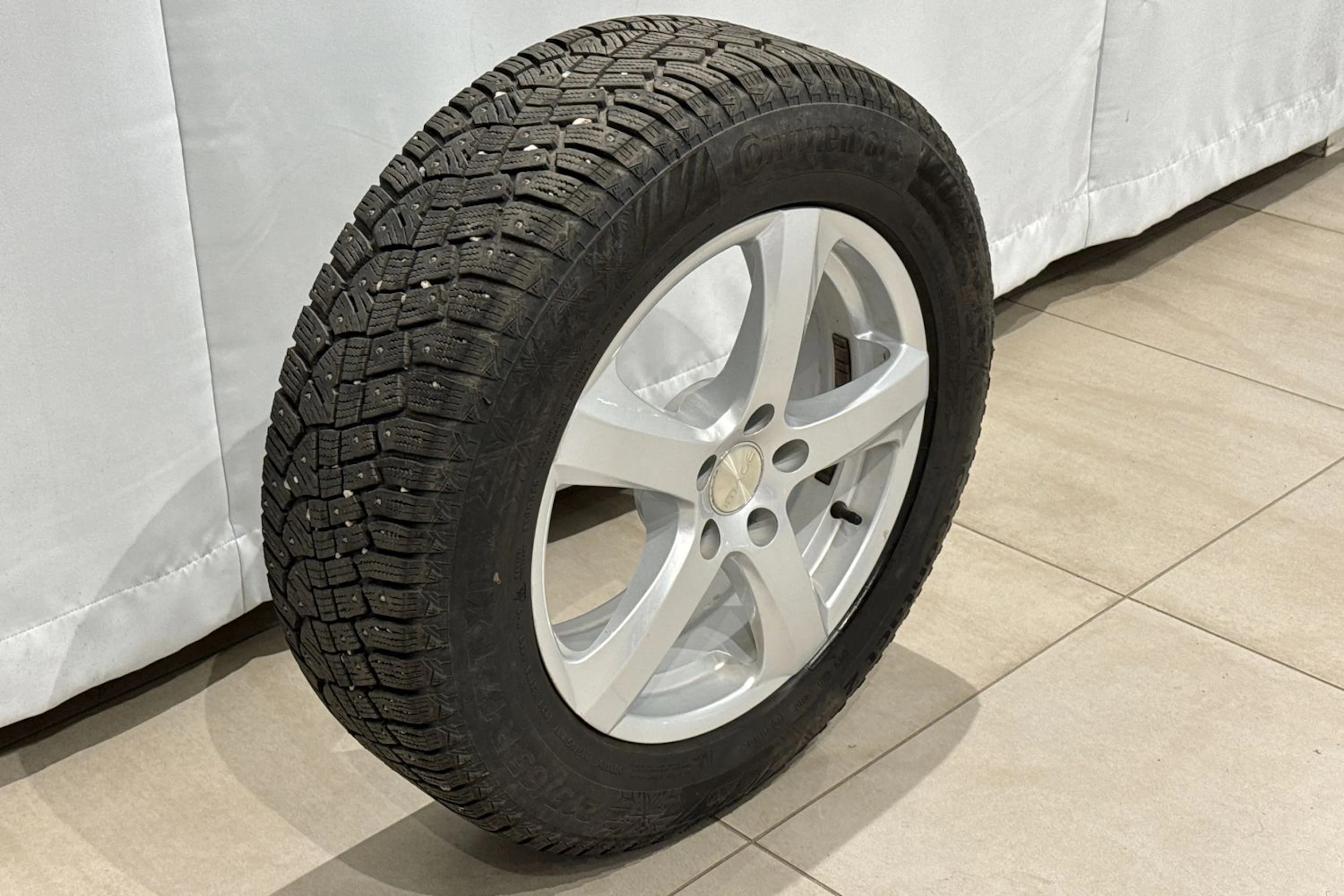 valkoinen Volkswagen Tiguan 2021 kuva 11.